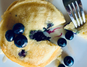 fluffy blueberry pancakes