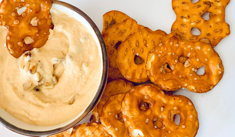 Hummus and pretzel chips